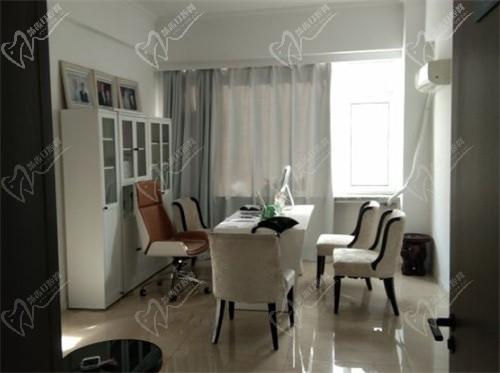 沈阳友谊美容医院咨询室