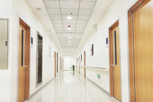 揭阳爱尔眼科医院走廊