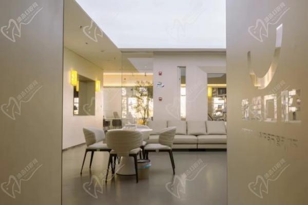 拉萨微笑口腔门诊部走廊