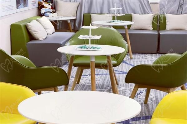 阳江爱尔眼科医院大厅