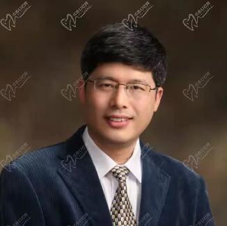 万伟东
