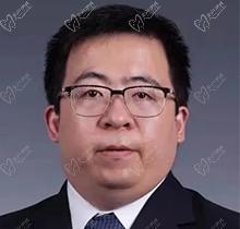 甄毅在哪出诊？在北京何氏眼科医院坐诊专长角膜塑形镜可在线预约