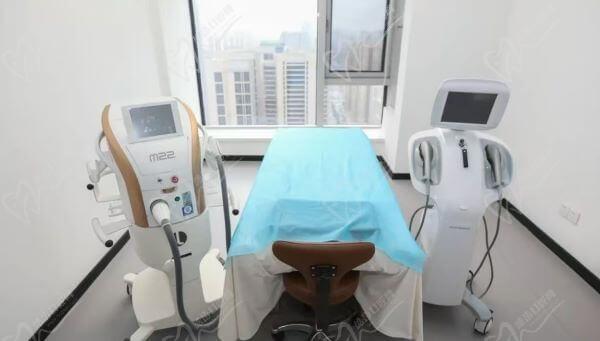 沈阳精颜医疗美容诊所治疗室2
