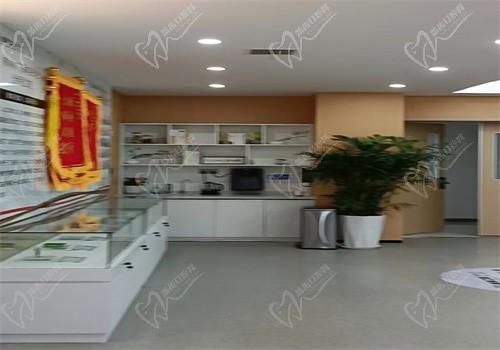 榆林德系口腔是正规医院吗？是，地址电话瞧了后发现收费还不贵