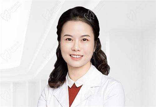 黄倩