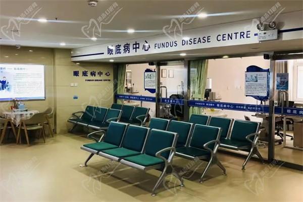 赤峰朝聚眼科医院候诊区