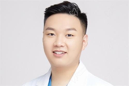 郑昱昕