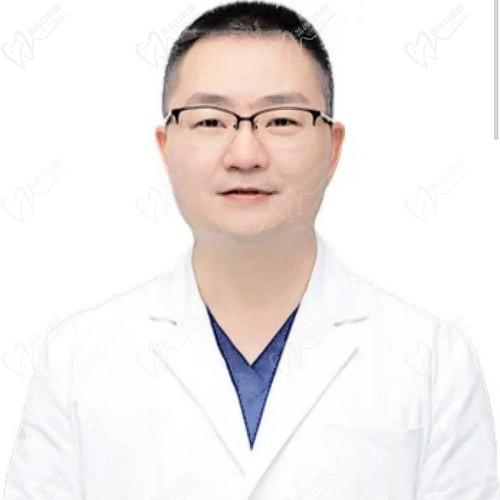 陈滔