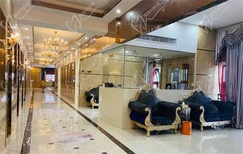 东莞罗恩医疗美容门诊部休息区