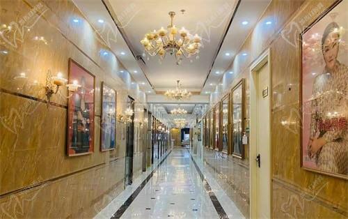 东莞罗恩医疗美容门诊部走廊