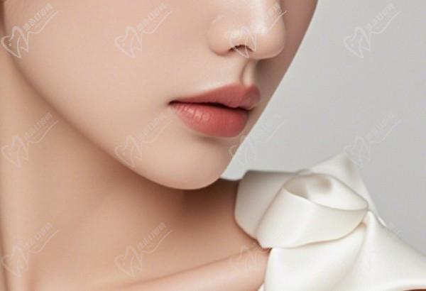 王晓健人中缩短失败范例成功修复！手术缝合精细不留疤还做了嘴角上扬成效出众