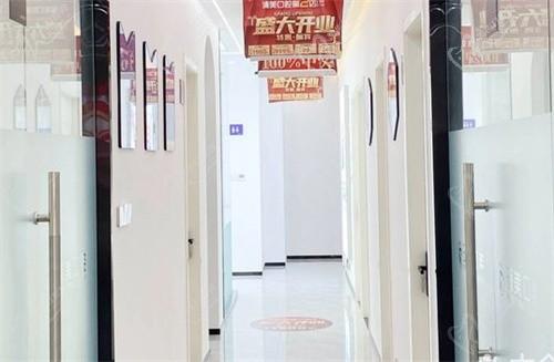 扬州浦美口腔诊所走廊
